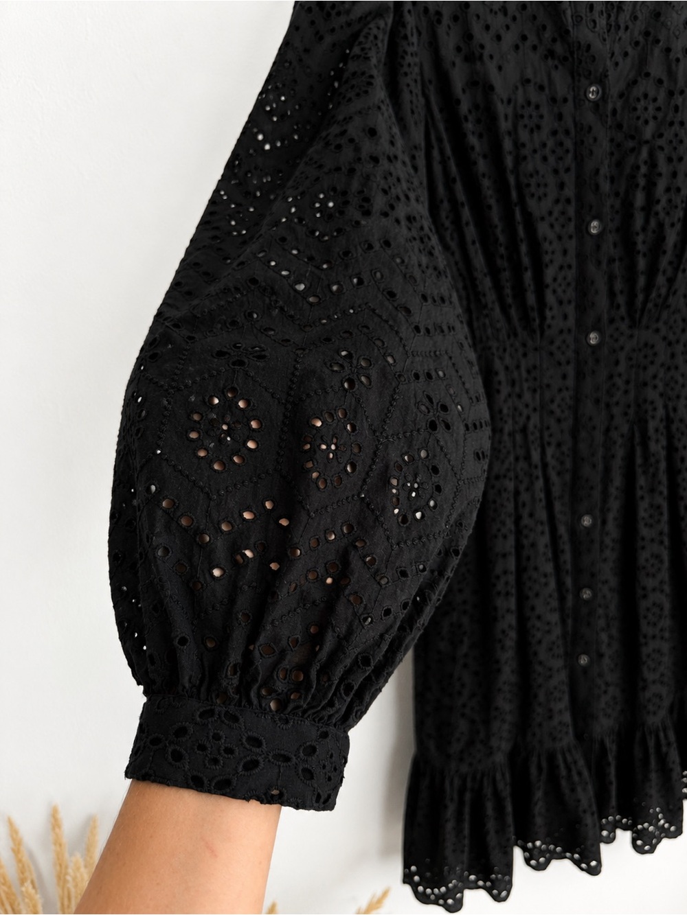 Veronica Beard Black Eyelet Cotton Mini Dress Size 2 Puff Sleeve - Picture 7 of 13